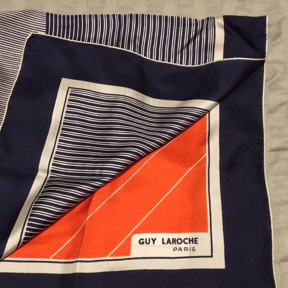 Guy Laroche scarf 💕💕